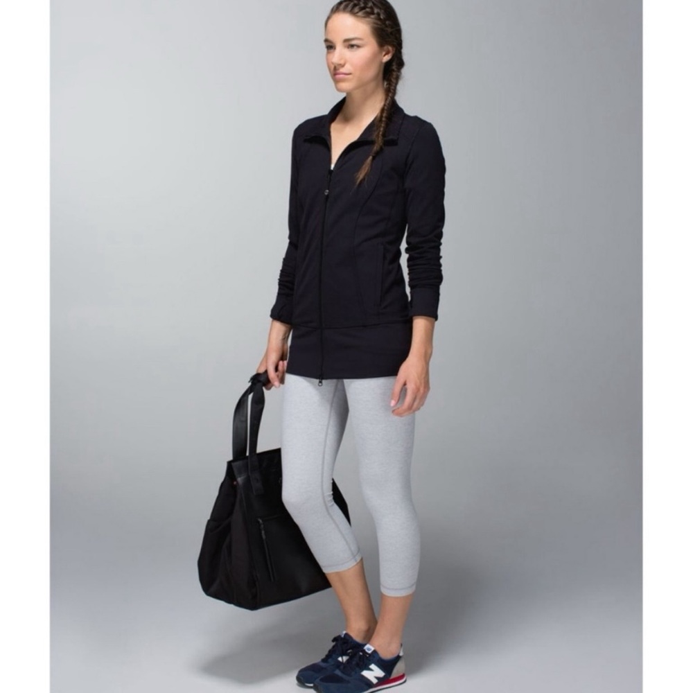 Lululemon Nice Asana Jacket Black SZ 6